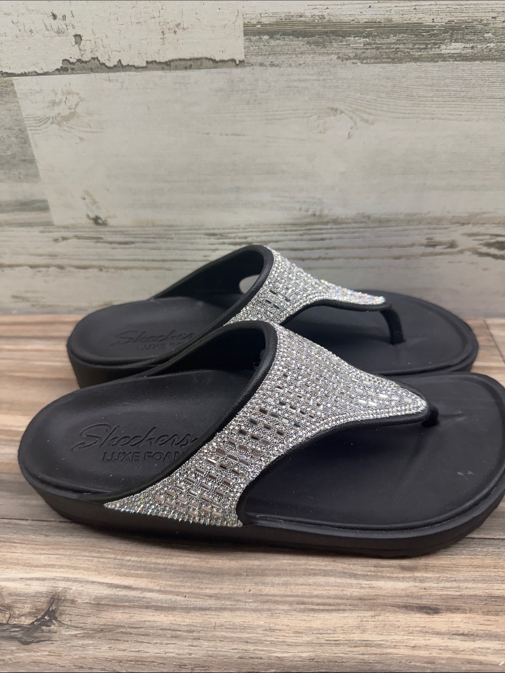 Skechers Women Size 9 Cali Gear Rhinestone Flip Flops New